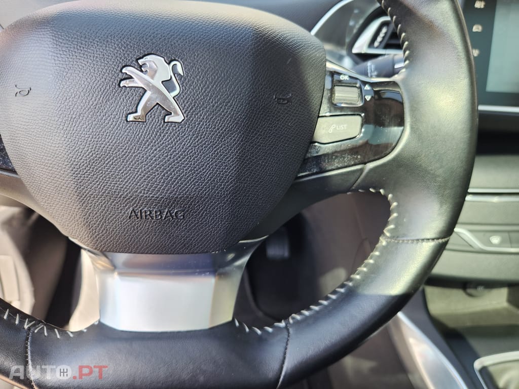 Peugeot 308 1.6 BlueHDi Style J17