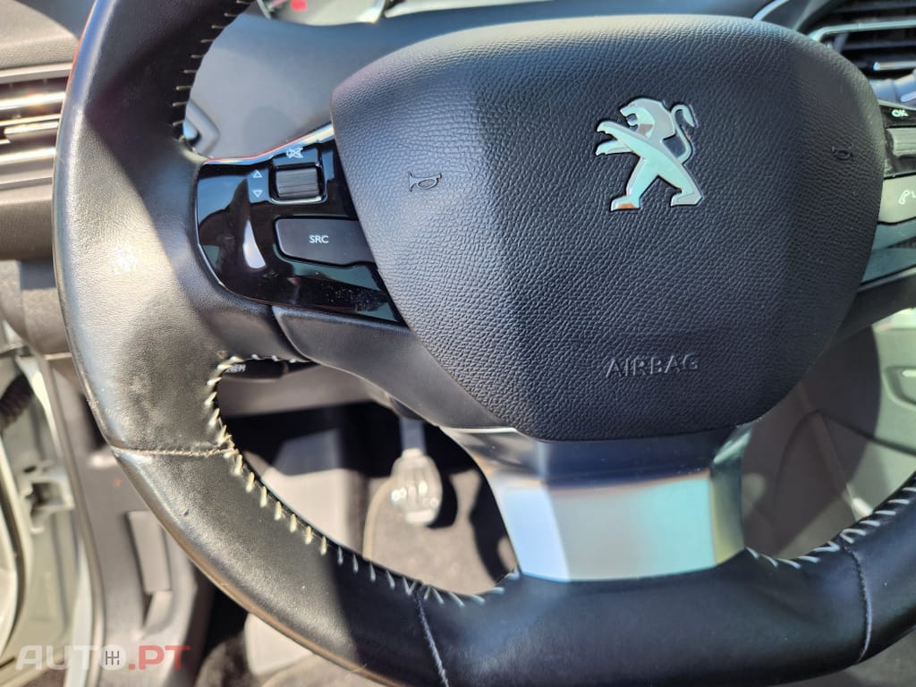 Peugeot 308 1.6 BlueHDi Style J17