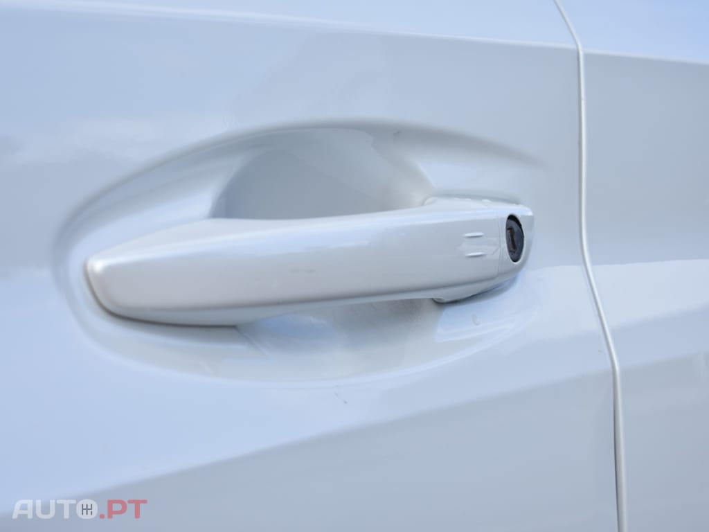 Peugeot E-208 50 kWh GT