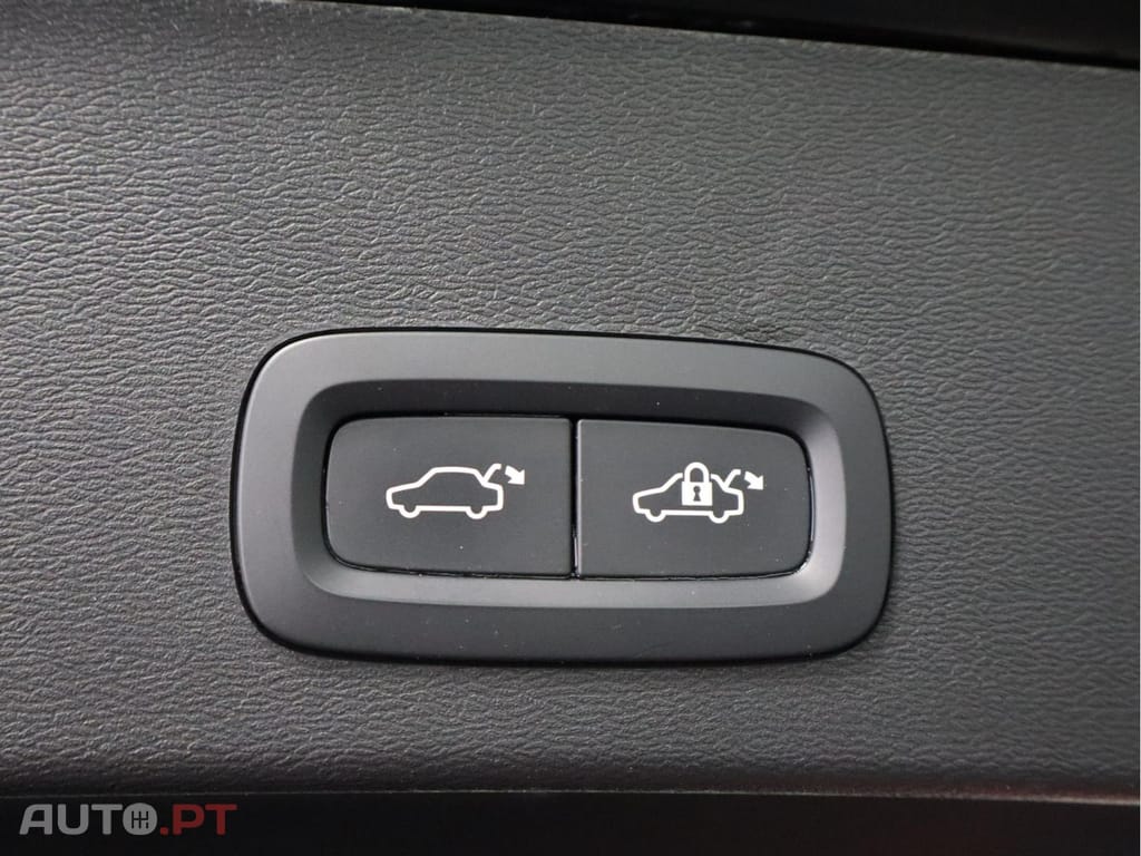 Volvo XC40 1.5 T4 PHEV Core