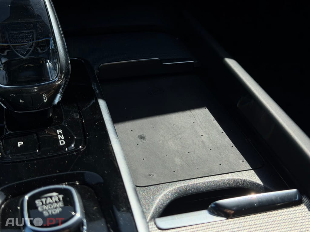 Volvo XC 60 2.0 T6 PHEV Black Edition AWD — fotografia 59