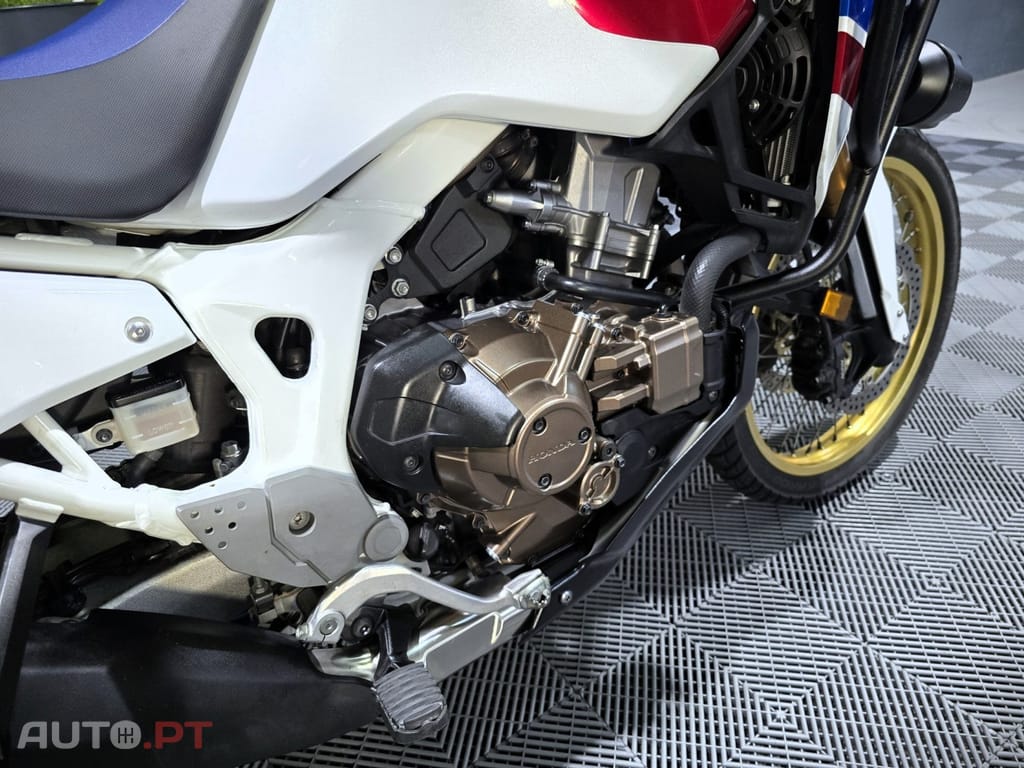 Honda Africa Twin CRF 1000 DCT Adventure Sports 30th Anniversary