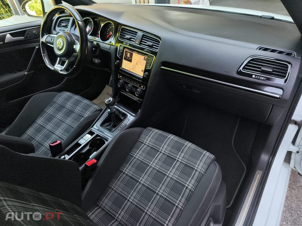 Volkswagen Golf 2.0 TDi GTD