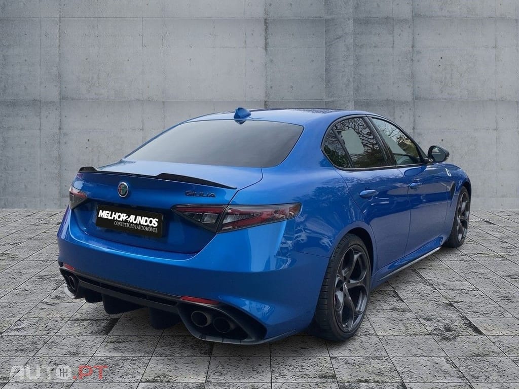 Alfa Romeo Giulia 2.9 V6 Bi-Turbo AT8 Quadrifoglio