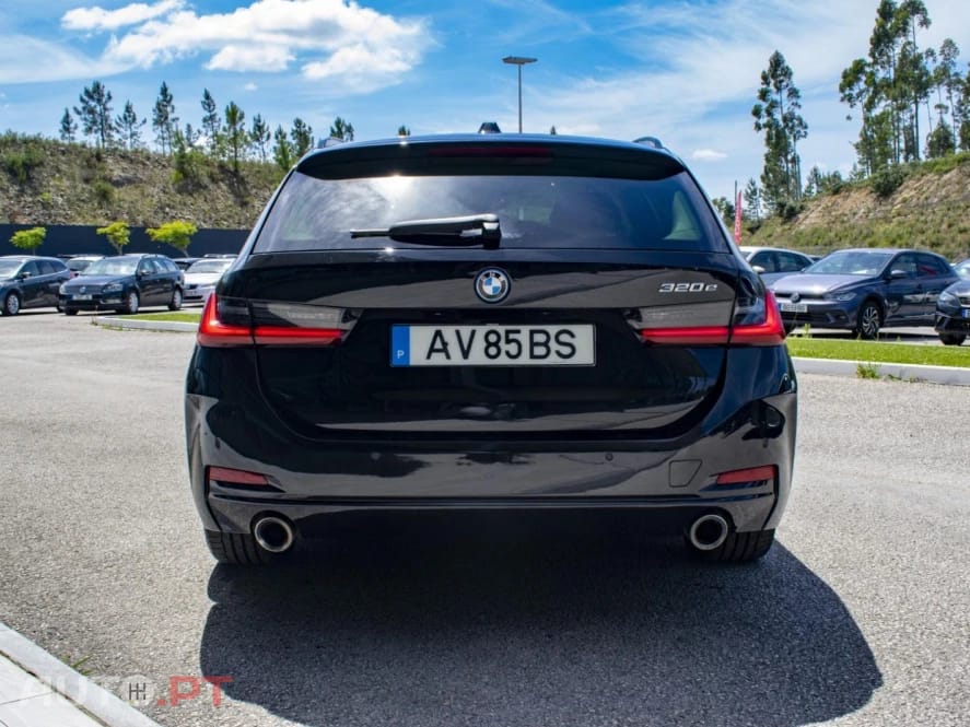BMW 320 e Touring Auto