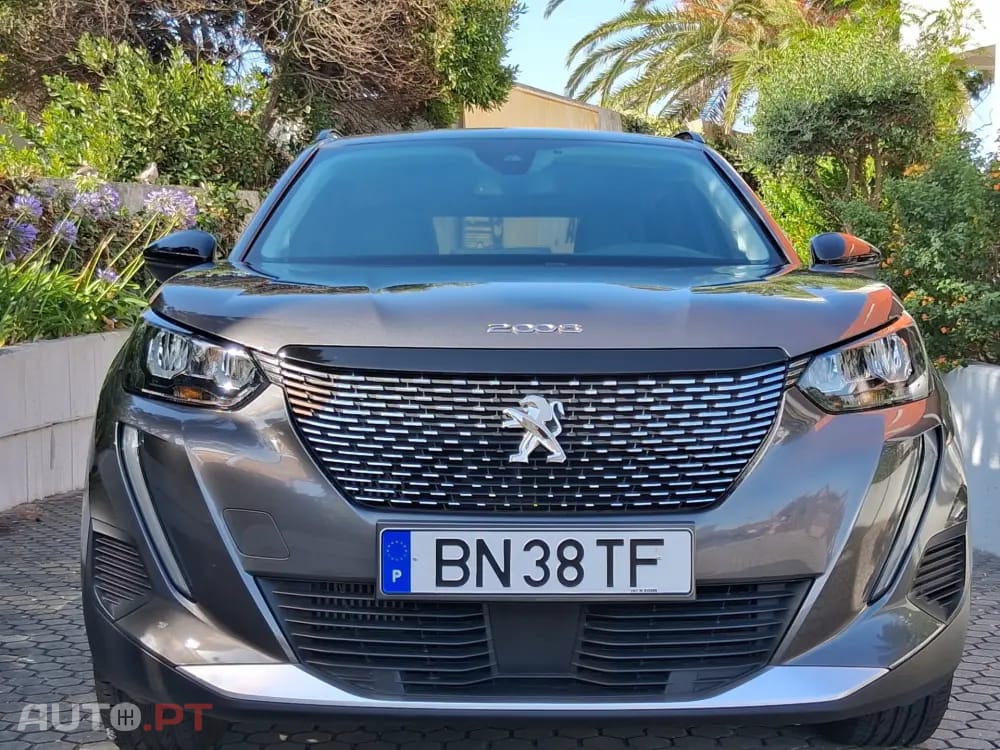 Peugeot 2008 1.2 PureTech Allure EAT8