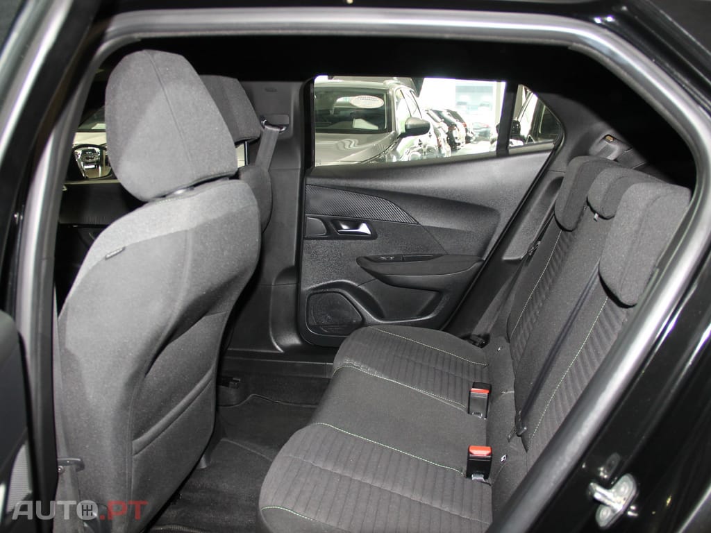 Peugeot 2008 1.2 PureTech Active Pack