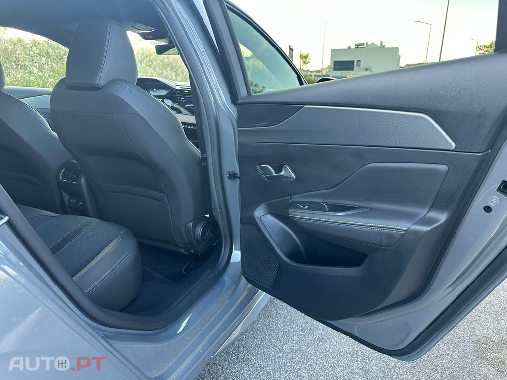 Peugeot E-308 54 kWh GT