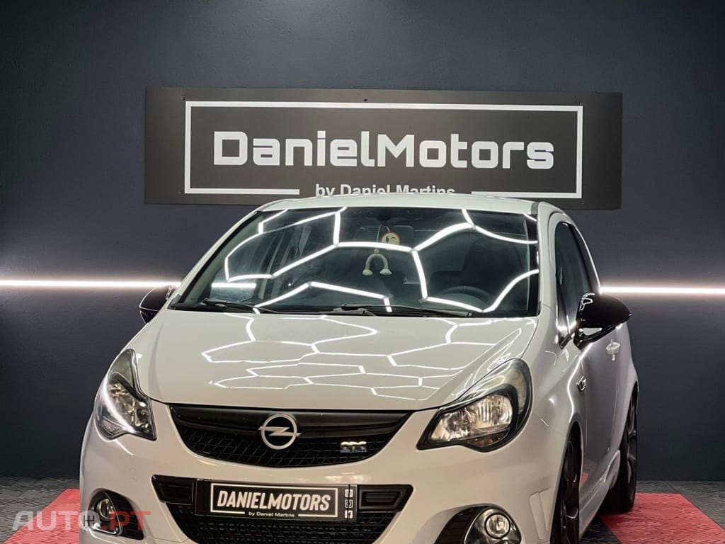 Opel Corsa 1.6 Turbo OPC