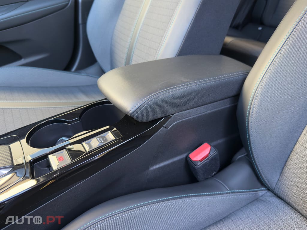 Peugeot 2008 1.5 BlueHDi Allure EAT8