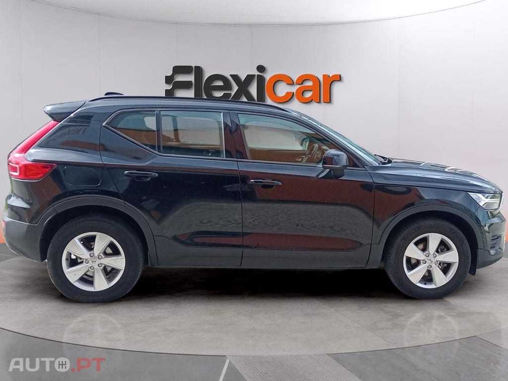 Volvo XC40 1.5 T2 Momentum Core
