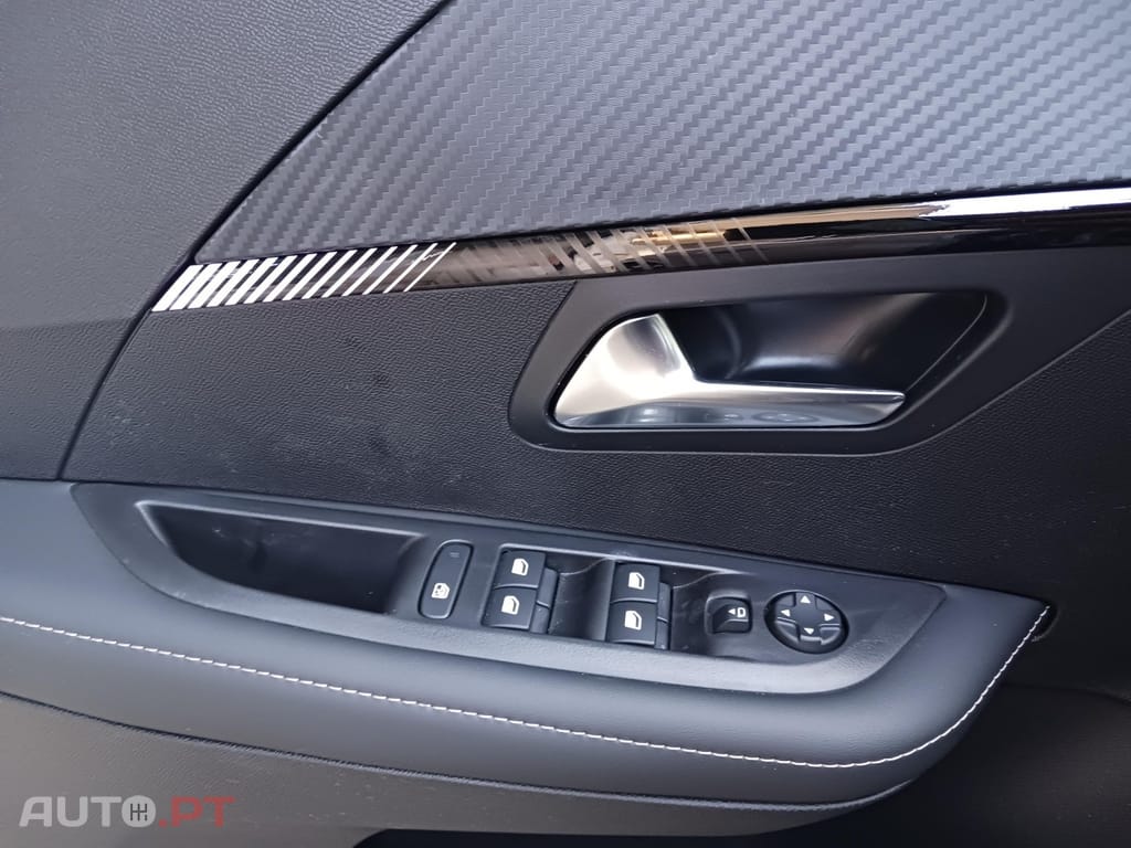 Peugeot 208 1.2 Hybrid Allure e-DCS6