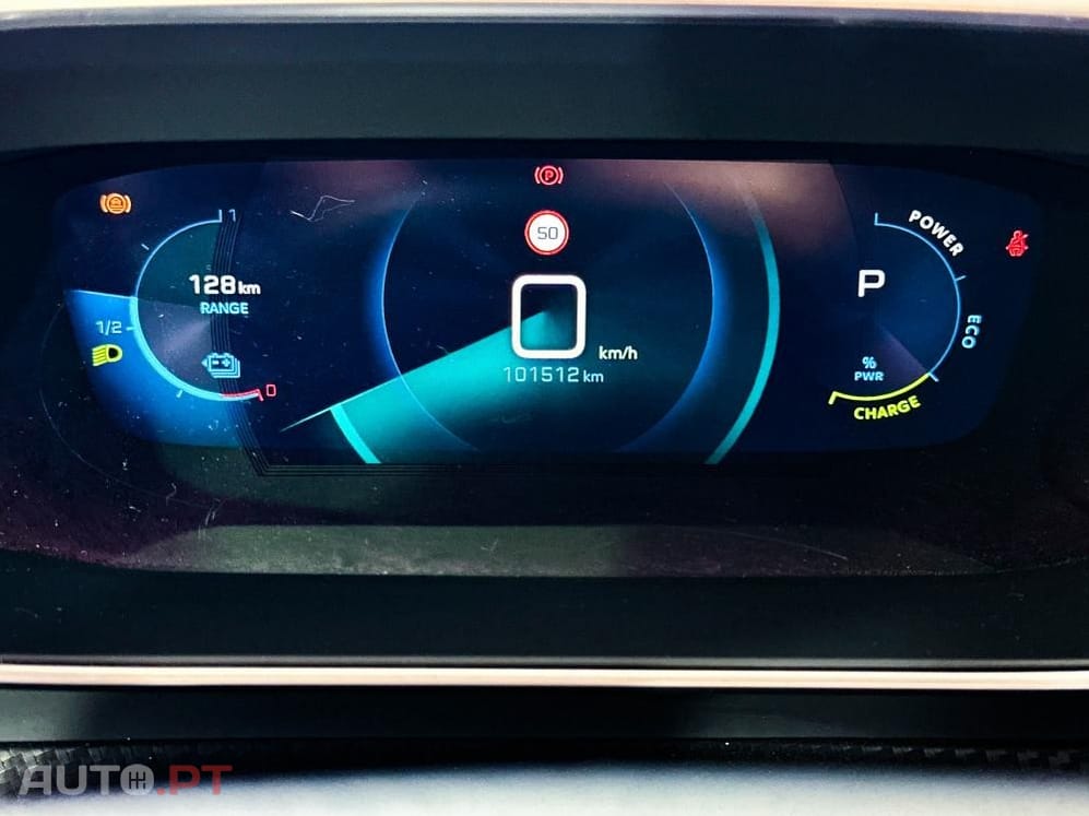 Peugeot E-2008 50 kWh Allure Pack
