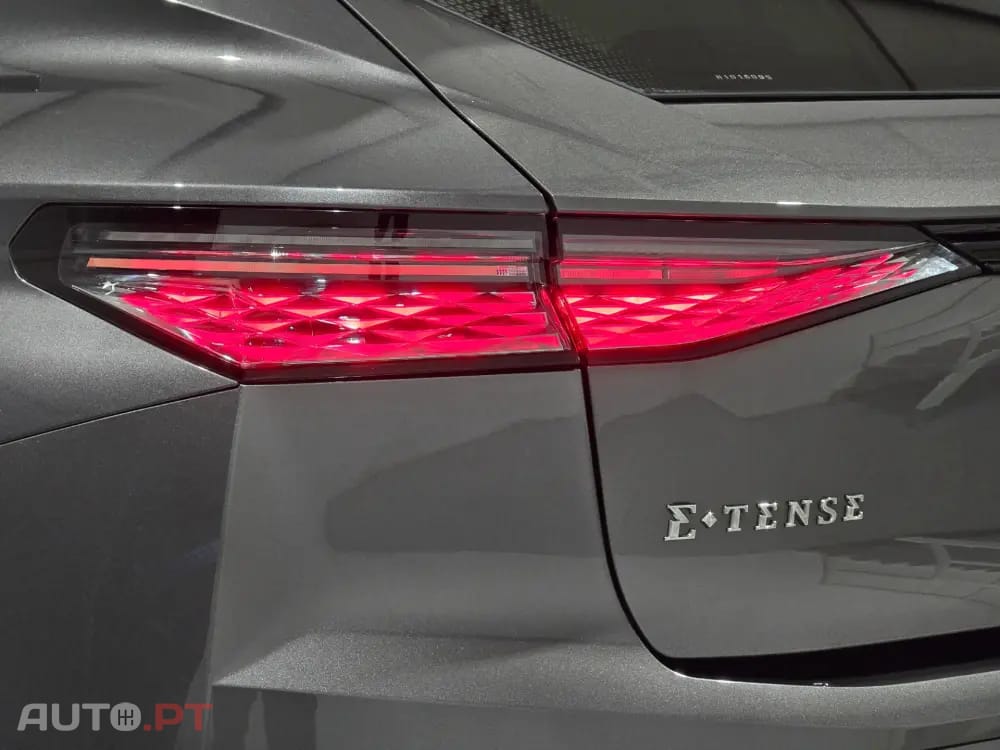 DS DS4 E-TENSE 225 PERFORMANCE LINE+