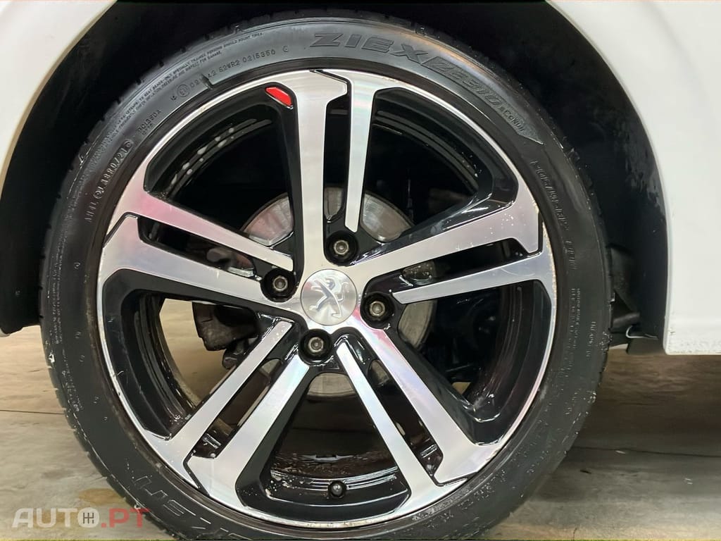 Peugeot 208 1.2 PureTech GT Line