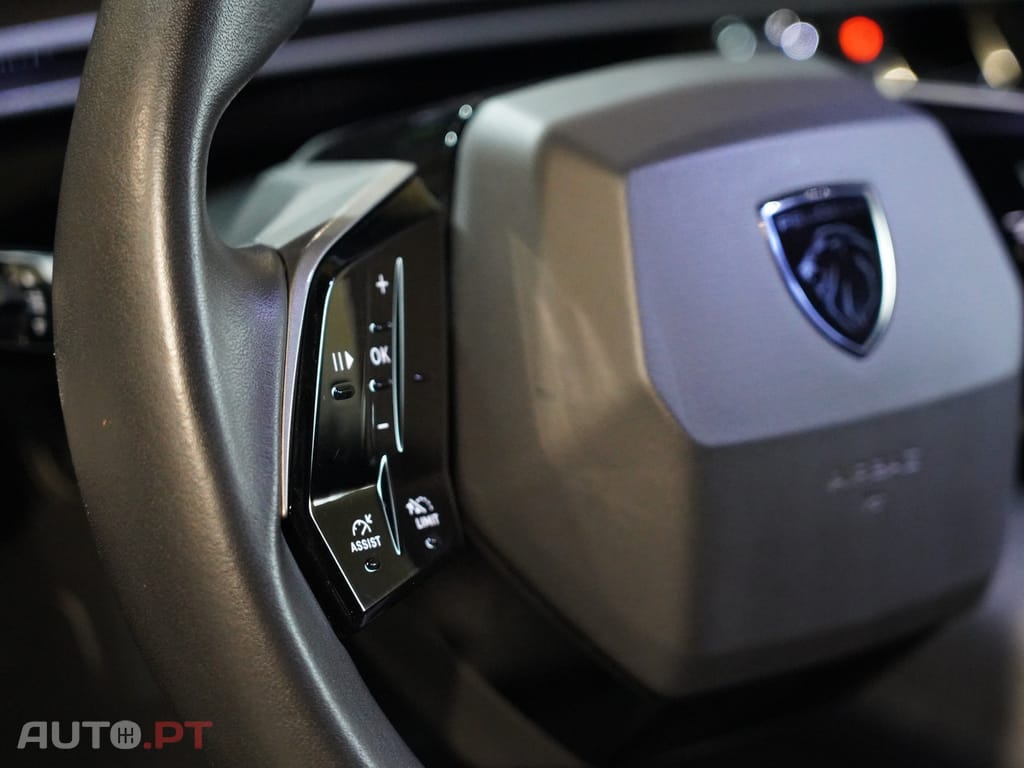 Peugeot 3008 1.2 Hybrid Allure e-DCS6