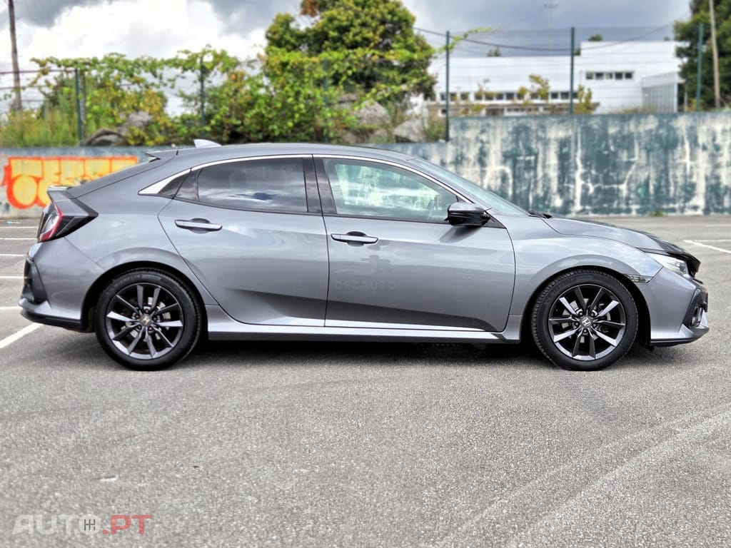 Honda Civic 1.0 i-VTEC Elegance Navi CVT