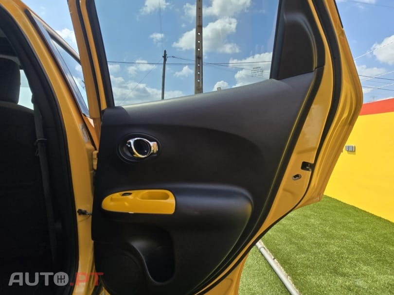 Nissan Juke 1.6 DIG-T Tekna Premium Ext.1 Yellow S. — fotografia 15