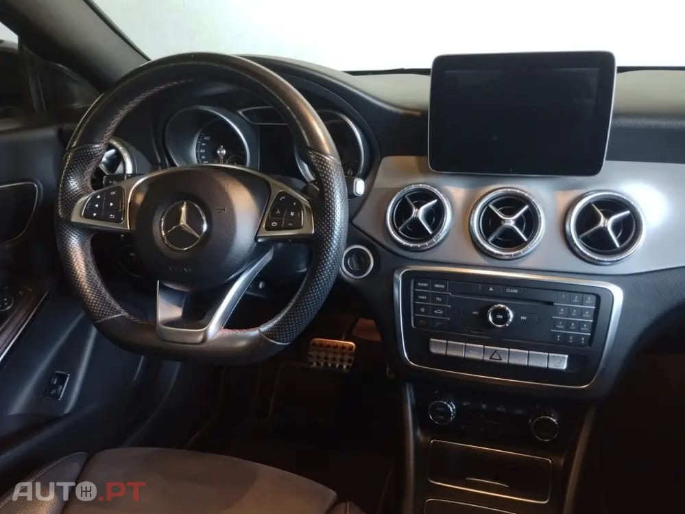 Mercedes-Benz CLA 200 Shooting Brake AMG Line