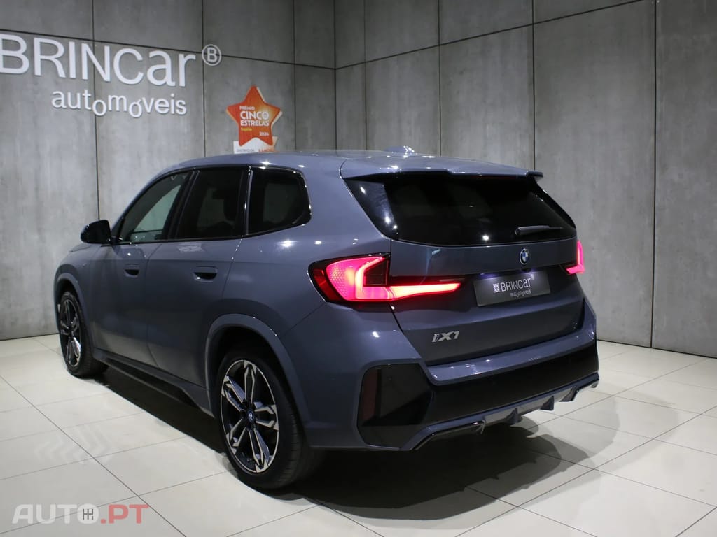 BMW iX1 xDrive30 Pack Desportivo M