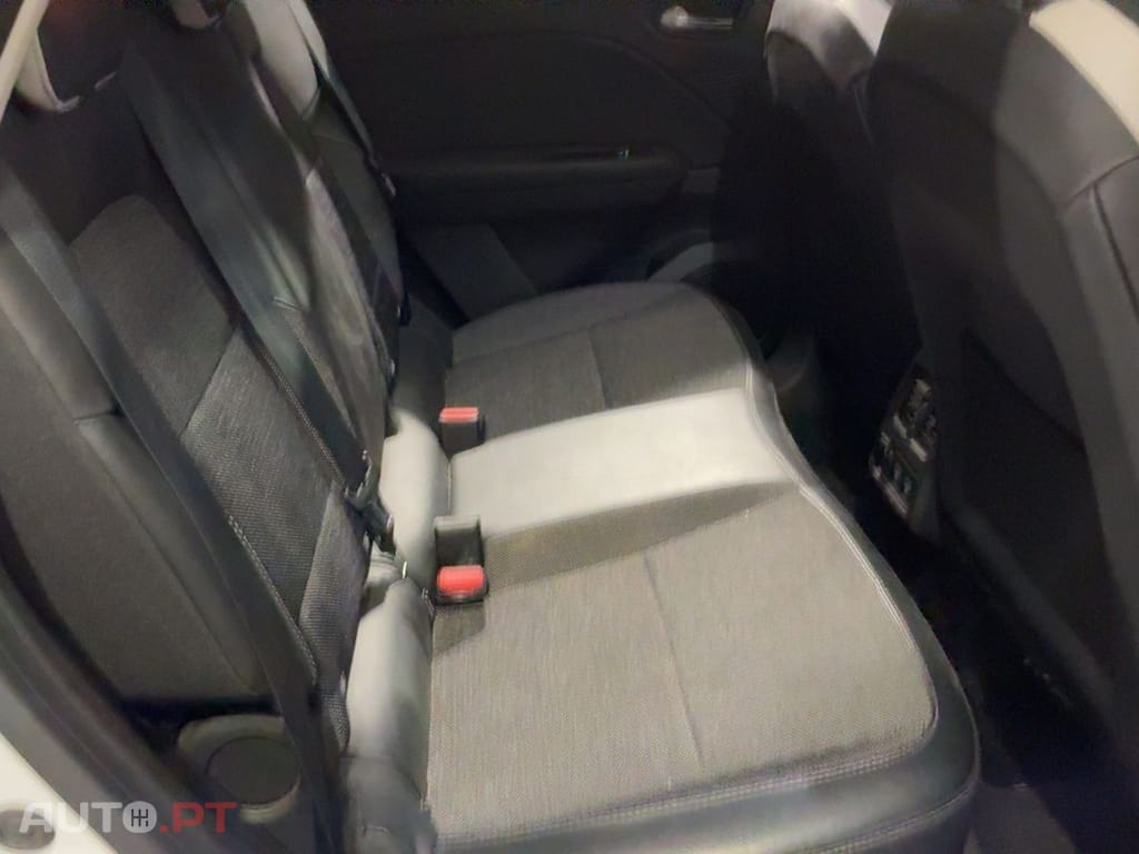 Renault Captur 1.6 E-Tech Zen