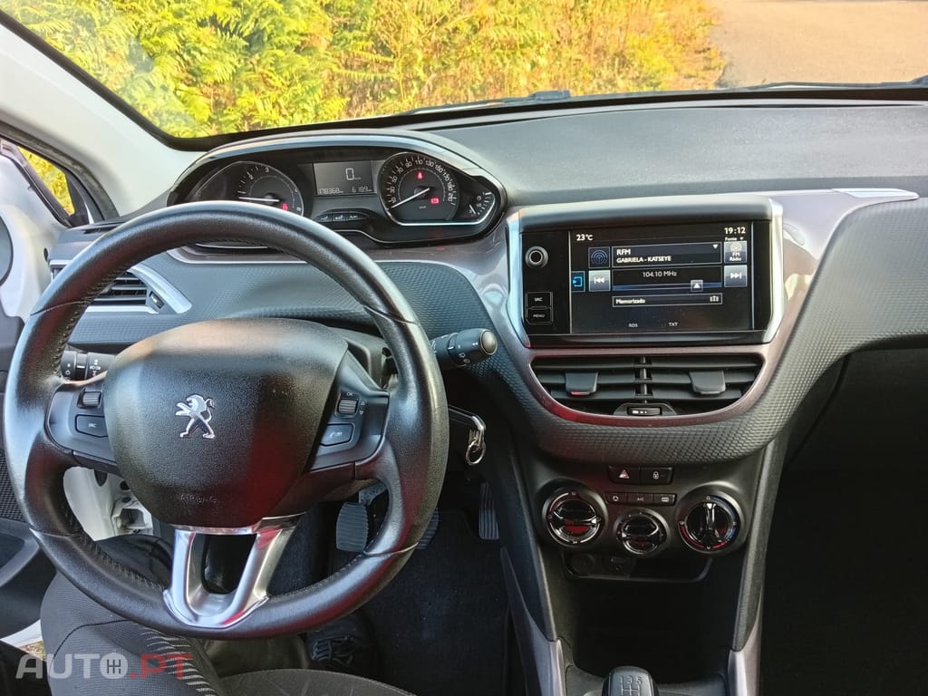Peugeot 2008 HDi active sport