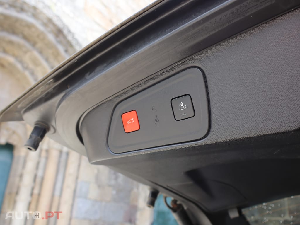 Peugeot 3008 1.6 Hybrid GT e-EAT8