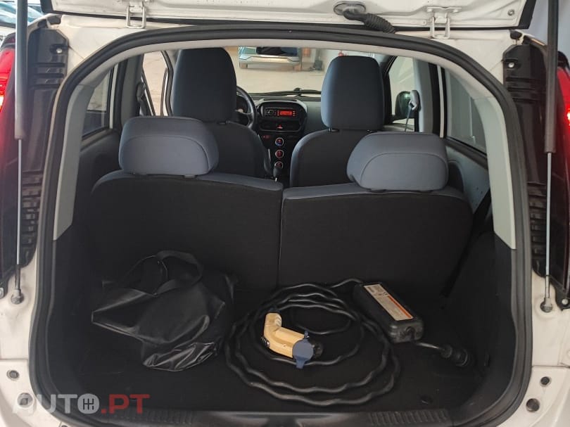 Peugeot iOn Standard