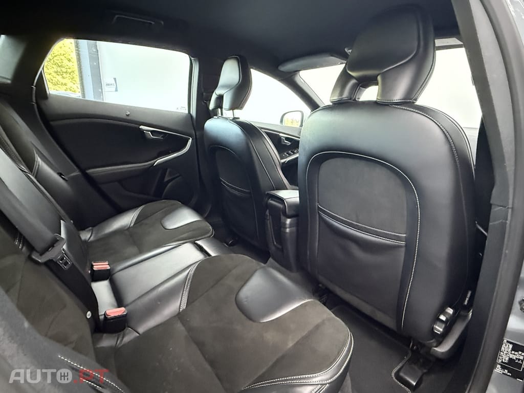 Volvo V40 2.0 D2 R-Design Momentum Geartronic