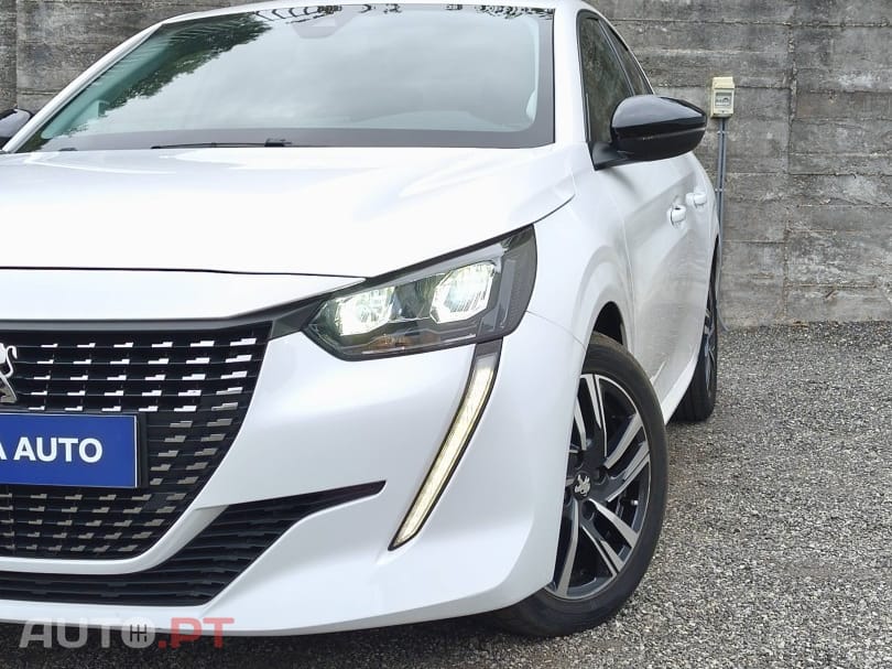 Peugeot 208 PureTech 100 EAT8 Allure