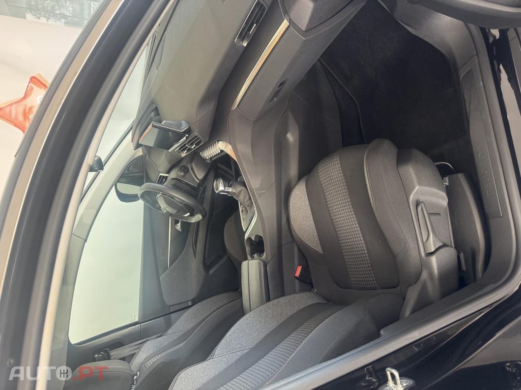 Peugeot 3008 1.5 BlueHDi Active