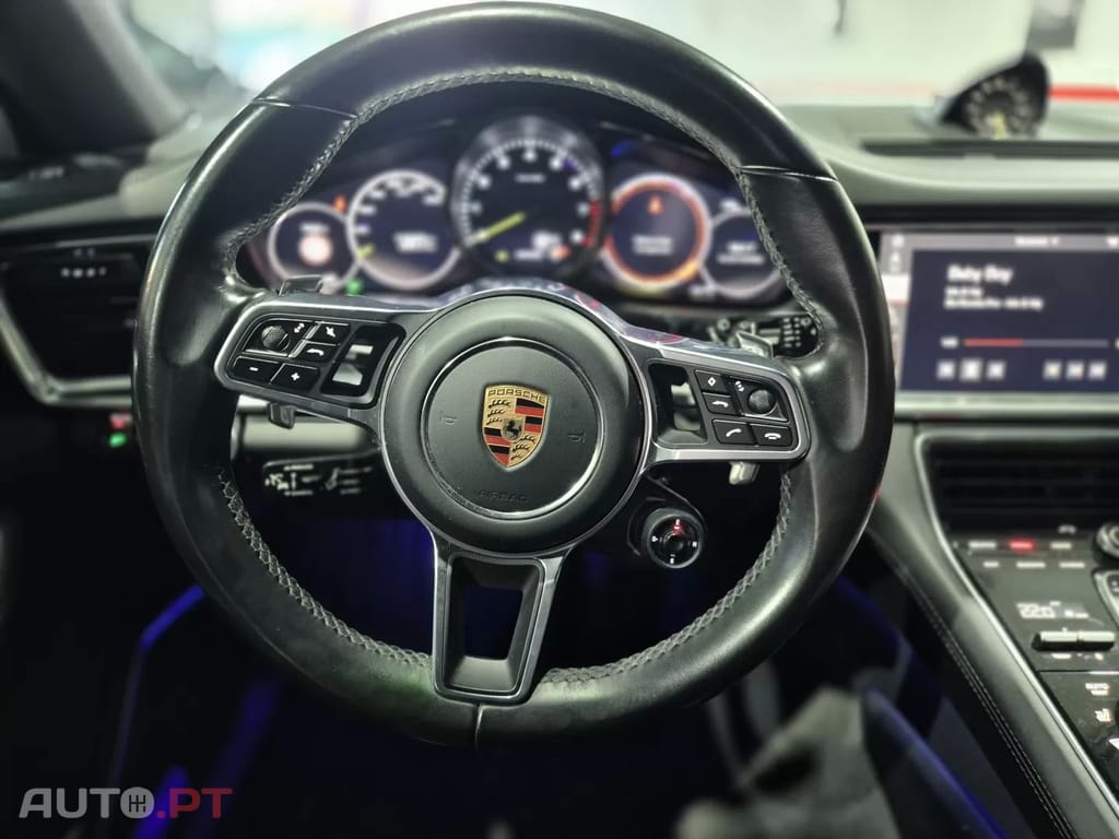Porsche Panamera 4 E-Hybrid