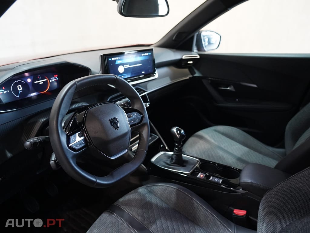 Peugeot 2008 1.2 PureTech Allure