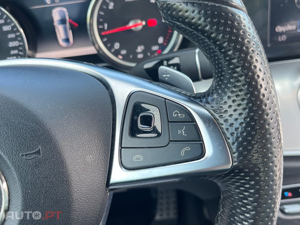 Mercedes-Benz E 220 d 4Matic Coupe 9G-TRONIC AMG Line