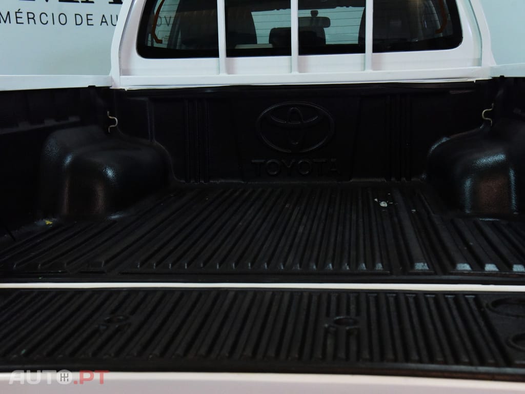 Toyota Hilux 2.4 D-4D 4WD Challenge