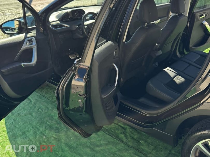 Peugeot 2008 1.2 PureTech Crossway EAT6