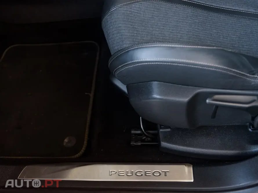 Peugeot 3008 1.5 BlueHDi GT EAT8