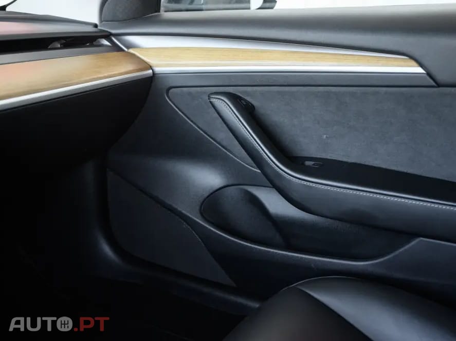 Tesla Model 3 Standard Range Plus RWD