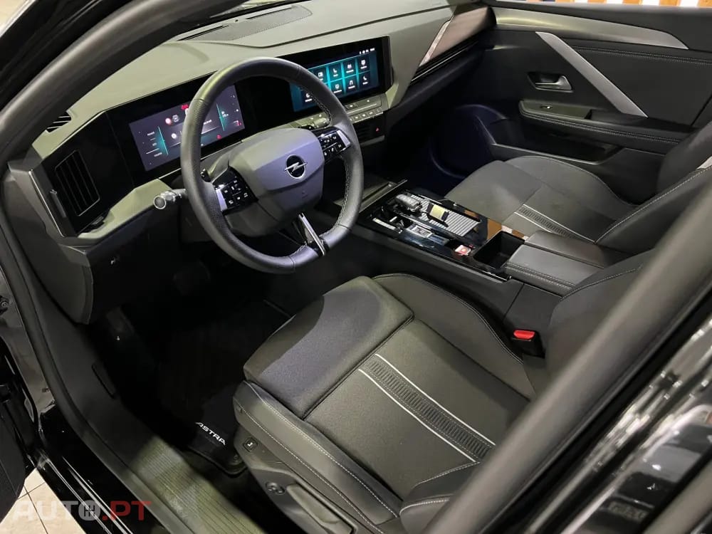 Opel Astra Sports Tourer 1.2 T Hybrid GS eDCT