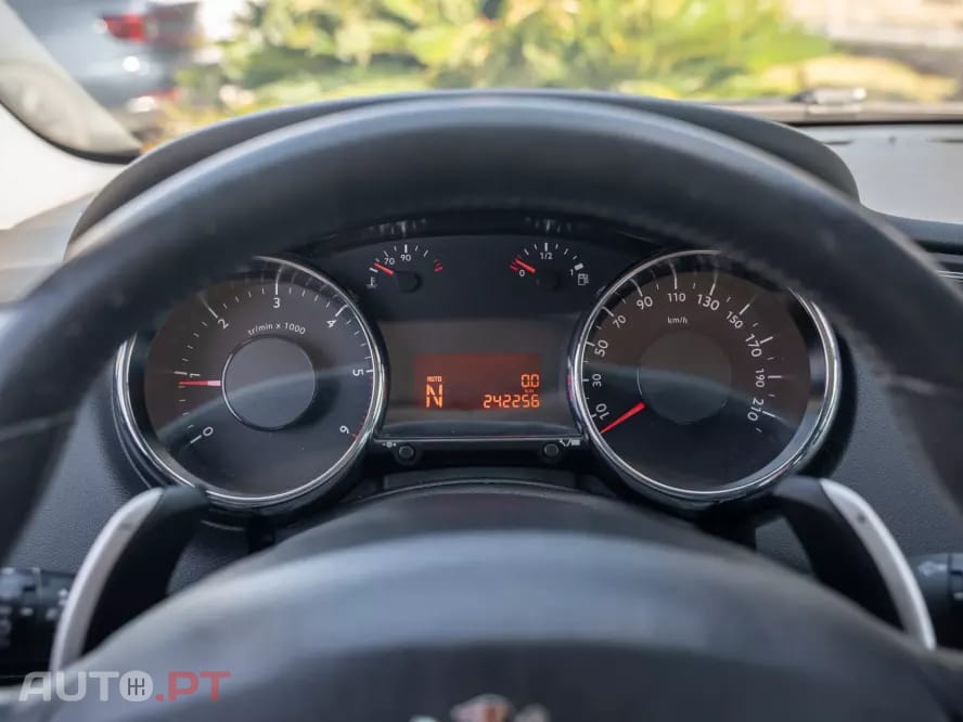 Peugeot 5008 1.6 E-HDi 7L SE Style 2-Tronic