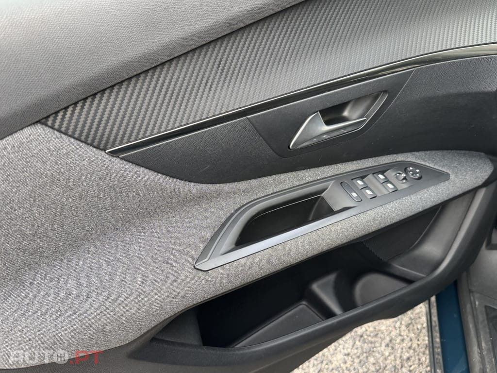 Peugeot 3008 1.2 PureTech Allure EAT8