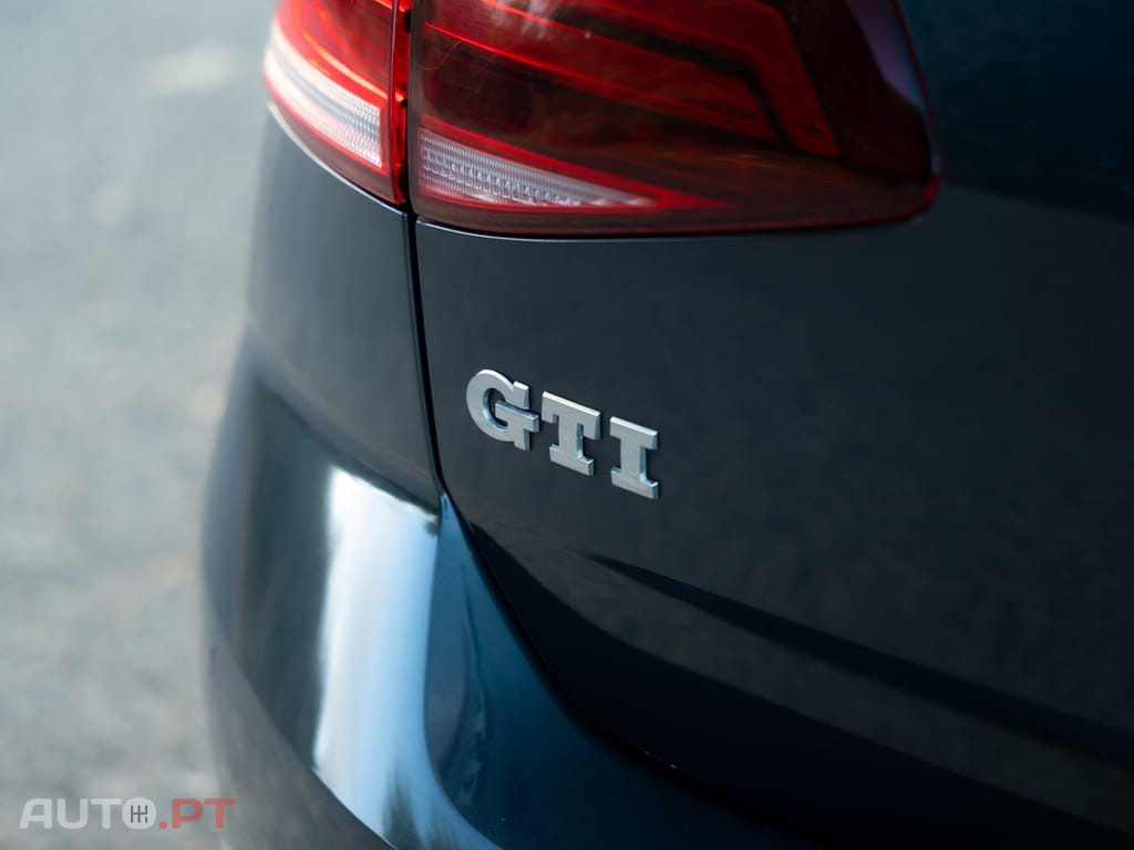 Volkswagen Golf 2.0 TSI GTI