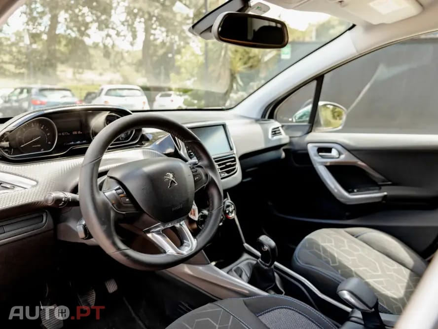 Peugeot 2008 1.6 BlueHDi Style