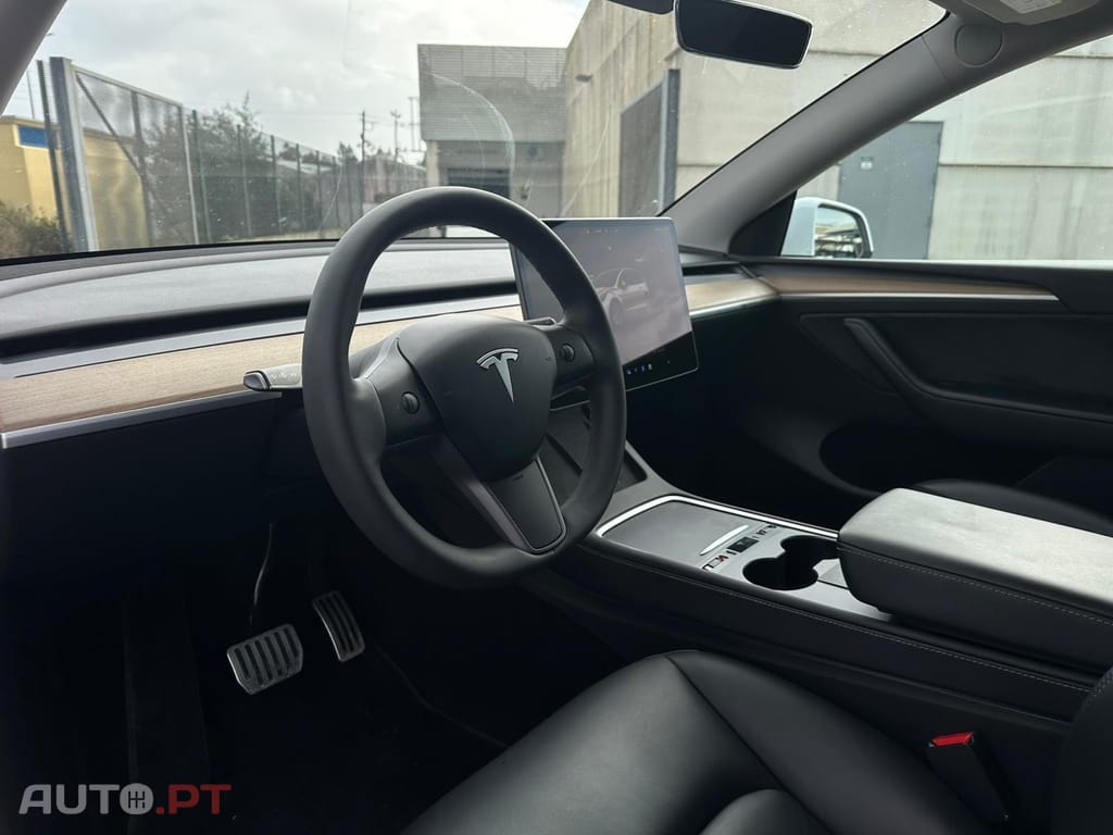 Tesla Model Y Long Range Dual Motor AWD