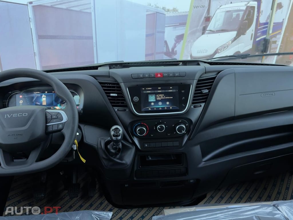 Iveco Daily 3.0 - 180 CAB. DUPLA 7 LUGARES NOVA !!