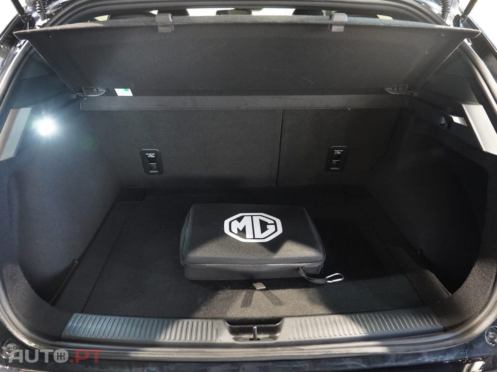 MG MG4 64 kWh Luxury