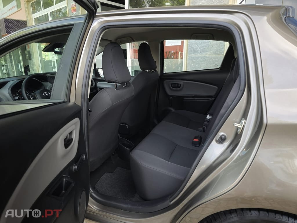 Toyota Yaris 1.0 VVT-i Comfort +PS Style+P.Techno