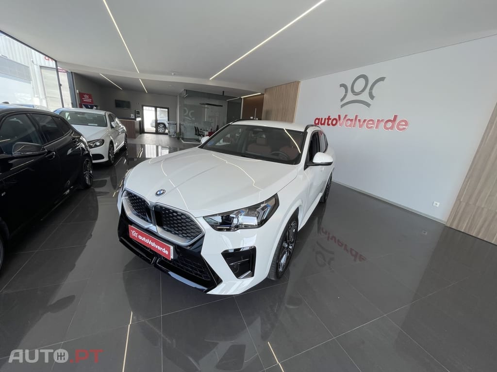 BMW iX2 eDrive20 Edição Desportiva M