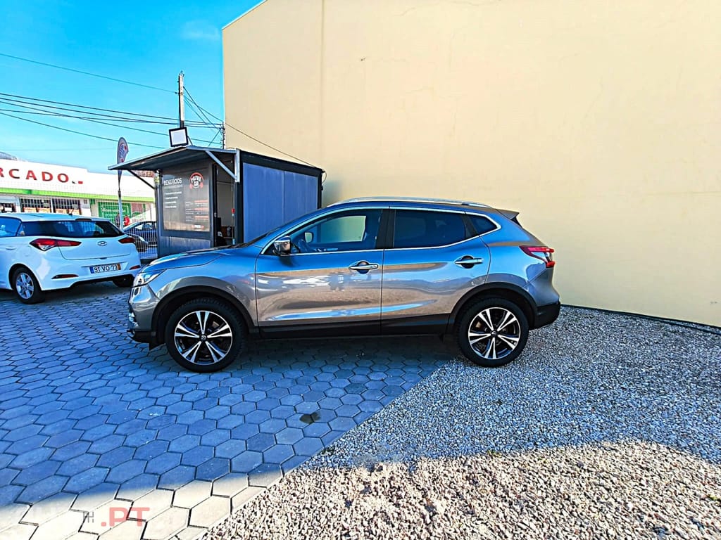 Nissan Qashqai 1.2 DIG-T N-Connecta 18