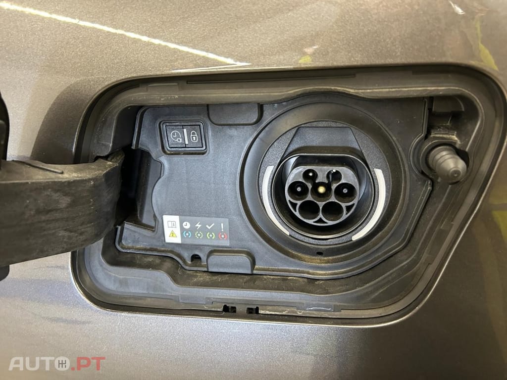 Peugeot 3008 1.6 Hybrid Allure Pack e-EAT8